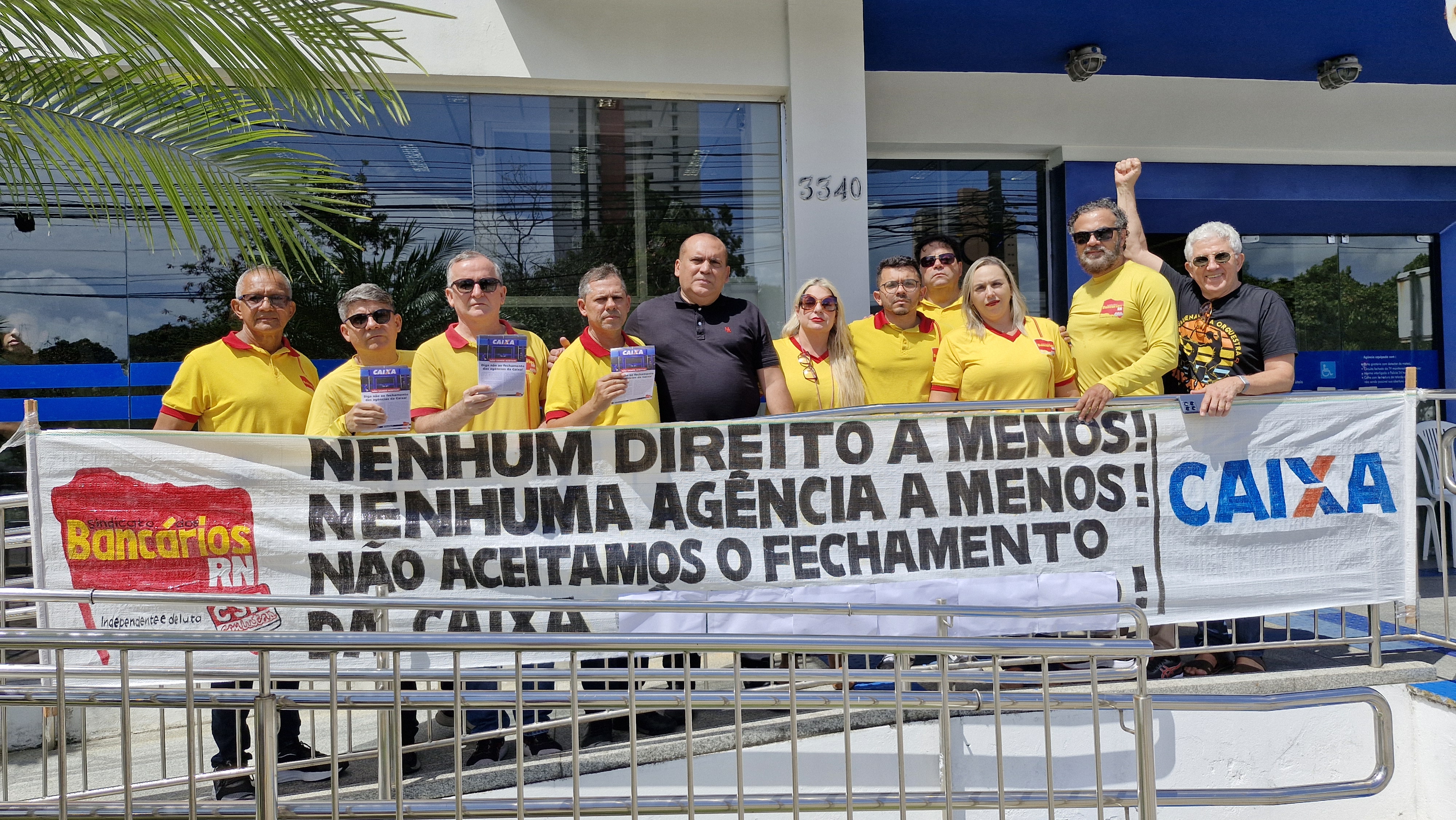 Sindicato dos Bancários do RN protesta contra fechamento de agências da Caixa em Natal