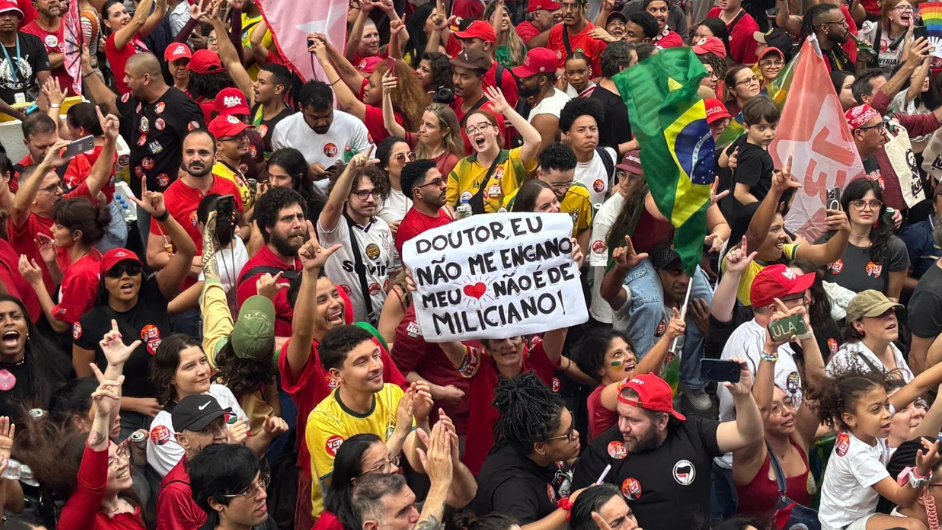 Lula vence Flávio Bolsonaro, mas a luta da classe trabalhadora precisa continuar